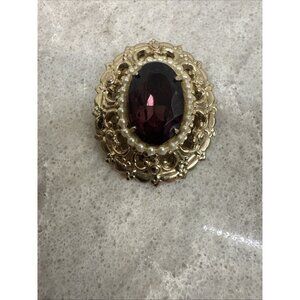 Vintage Coro brooch pin. Good condition.